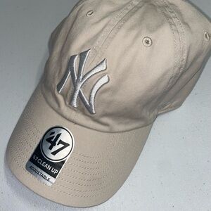 MLB/47: New York Yankees Beige/Khaki Adjustable Cap/Hat